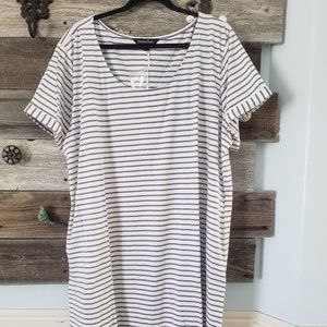 NWT Davi & Dani Buttoned to a T-Shirt Dress w/pockets Purple Size 2X